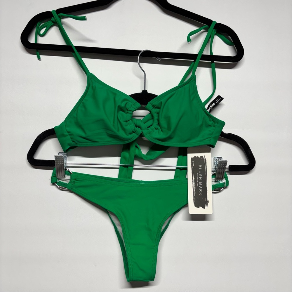 ✨Blush Mark Green Bikini Set Size S